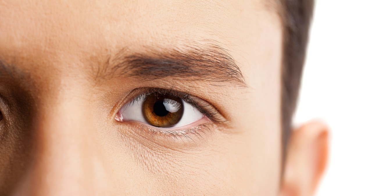 Kolor oczu może mieć związek z depresją sezonową /123RF/PICSEL