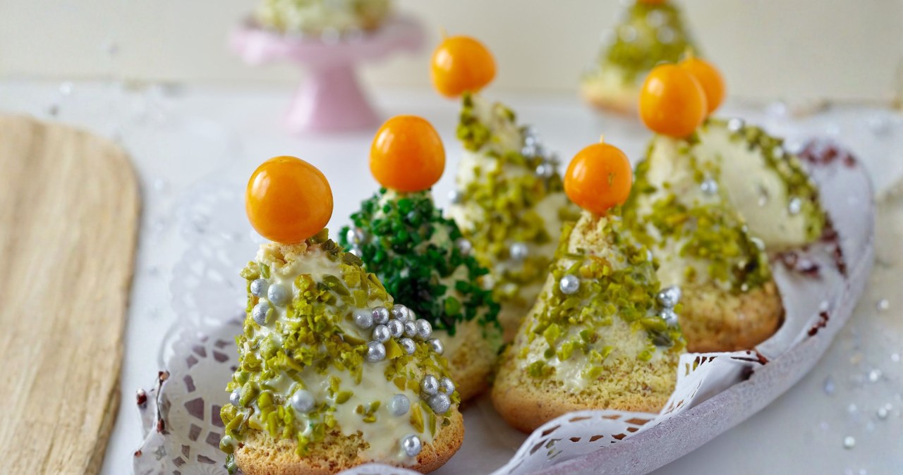 Kolorowe choinki pięknie będą prezentować się na świątecznym stole /rainbow33 /123RF/PICSEL