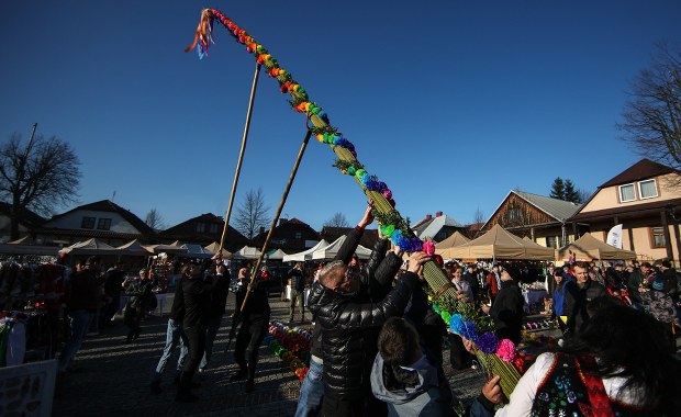 Kolorowe giganty: Wyjątkowe palmy wielkanocne w Lipnicy Murowanej