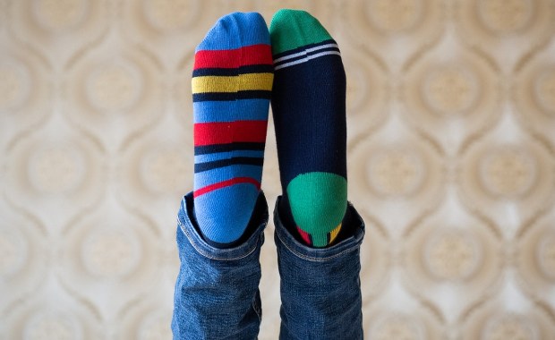 Kolorowe skarpetki, ukryte przesłanie. Co świętujemy 21 marca?