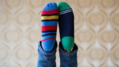 Kolorowe skarpetki, ukryte przesłanie. Co świętujemy 21 marca?