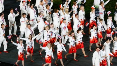 Kolorowy przemarsz podczas ceremonii otwarcia IO 