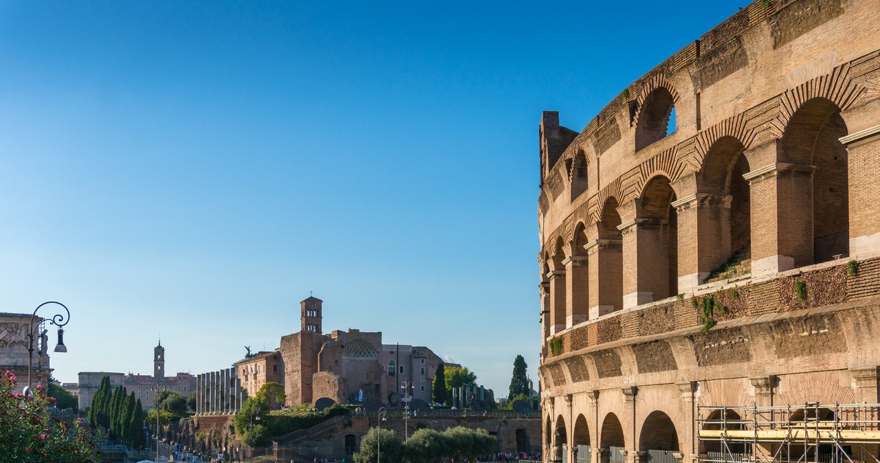 Koloseum to symbol wiecznego miasta. Wstęp jest płatny, ale w niektóre dni możesz zwiedzić je za darmo /123rf.com /INTERIA.PL