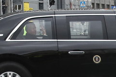 Kolumna samochodów z prezydentem USA Bidenem