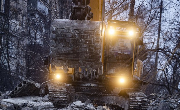 Kolumny rosyjskiego sprzętu wojskowego w Mariupolu