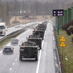Kolumny wojskowe przejadą przez Polskę. Będą miały niebieskie chorągiewki