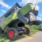 Kombajn niebezpiecznie przechylił się podczas żniw. Policja szuka winnych