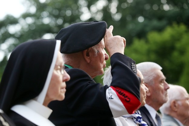 Kombatanci podczas uroczystości obchodów 69. rocznicy wybuchu powstania warszawskiego /PAP/Tomasz Gzell /PAP