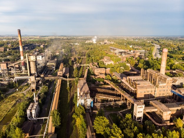 Kombinat metalurgiczny w Nowej Hucie /Shutterstock