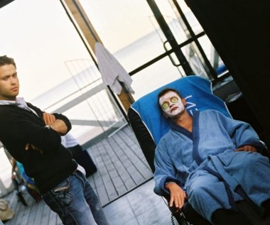 - Komedia romantyczna to gatunek filmu, który jest mi najbliższy. Dlatego podjąłem się reżyserii „Nigdy w życiu" i dlatego teraz przedstawiam „Tylko mnie kochaj" - również komedię romantyczną. Mam nadzieję, że i tym razem uda mi się stworzyć filmowy świat, który zauroczy widzów - mówił reżyser Ryszard Zatorski. 