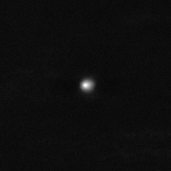 Kometa 3I/ATLAS w obiektywie teleskopu VLT (gwiazdy z tła zostały usunięte) /ESO/O. Hainaut /Materiały prasowe