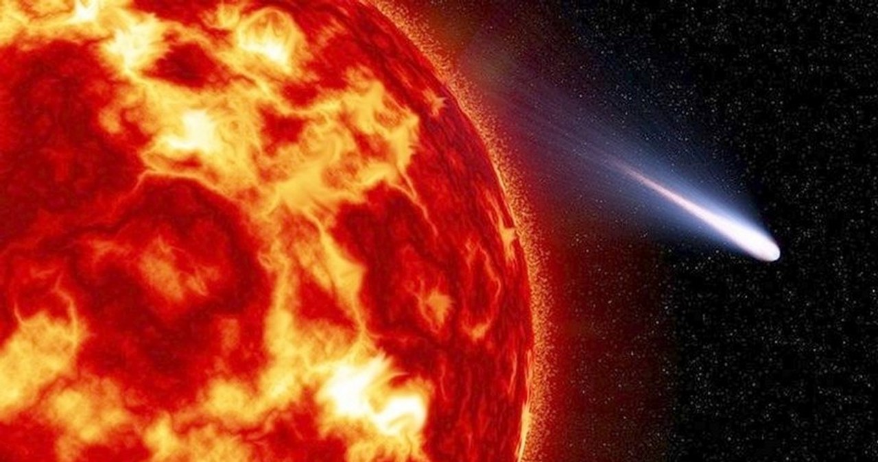 Kometa w pobliżu Słońca /123RF/PICSEL