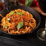 Komfortowe jedzenie letnich dni – wyborne spaghetti z mięsem mielonym