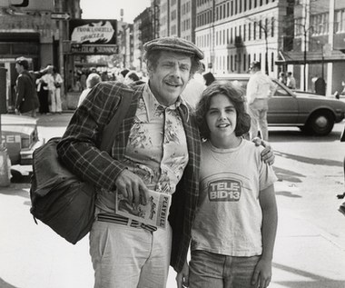 Komik osierocił dwoje dzieci: syna Bena (na zdjęciu) oraz córkę Amy, która również jest aktorką. "Wychowywano mnie w stylu show-biznesowym - częste podróże, nocne życie. Nie można było tego nazwać tradycyjnym modelem" - tak Ben Stiller wspominał dzieciństwo.
 