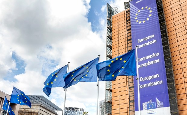 Komisja Europejska reaguje na decyzję Nawrockiego ws. SAFE