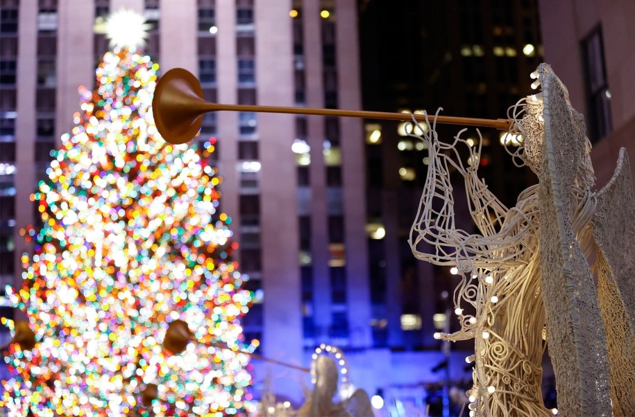 Komisja Europejska stworzyła przewodnik "komunikacji inkluzywnej" /JASON SZENES    /PAP/EPA