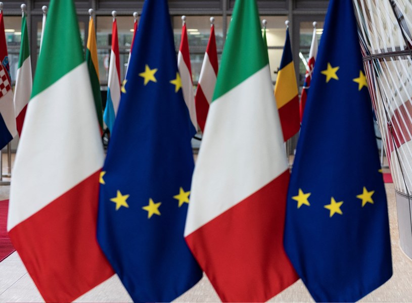 Komisja Europejska zaakceptowała włoski wniosek o wypłaty z Funduszu Odbudowy /Kenzo TRIBOUILLARD / POOL / AFP /AFP