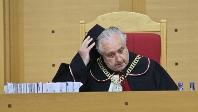 Komisja Europejska zaleca rządowi wykonanie wyroków TK z grudnia i marca. Odpowiedź MSZ? 