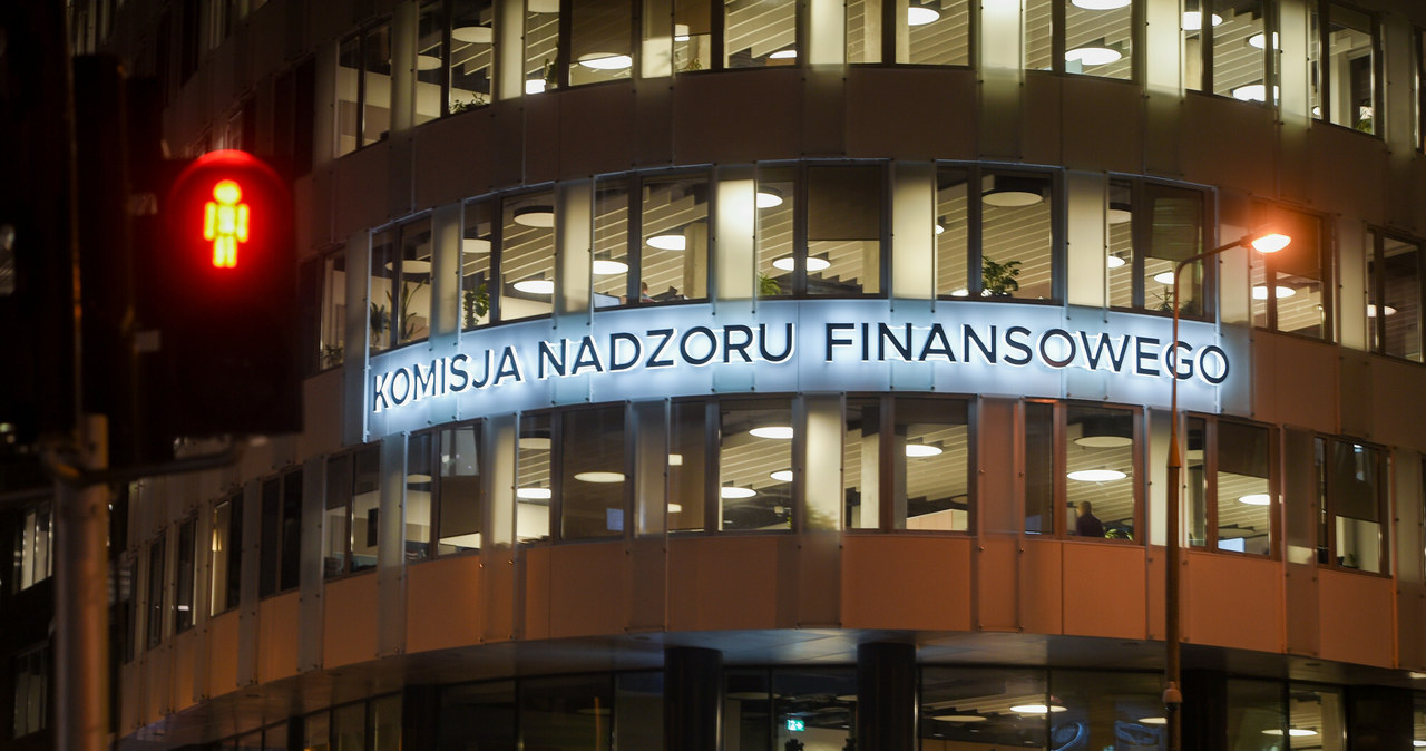 Komisja Nadzoru Finansowego poinformowała, że indeks stopy procentowej WIRON został wprowadzony jako składnik opłat za wyniki (wynagrodzenia zmiennego) w pierwszych funduszach inwestycyjnych /Jacek Domiński /Reporter
