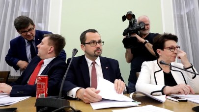 Komisja przyjęła poprawki PiS ws. wyborów. Krytyka ze strony opozycji i PKW