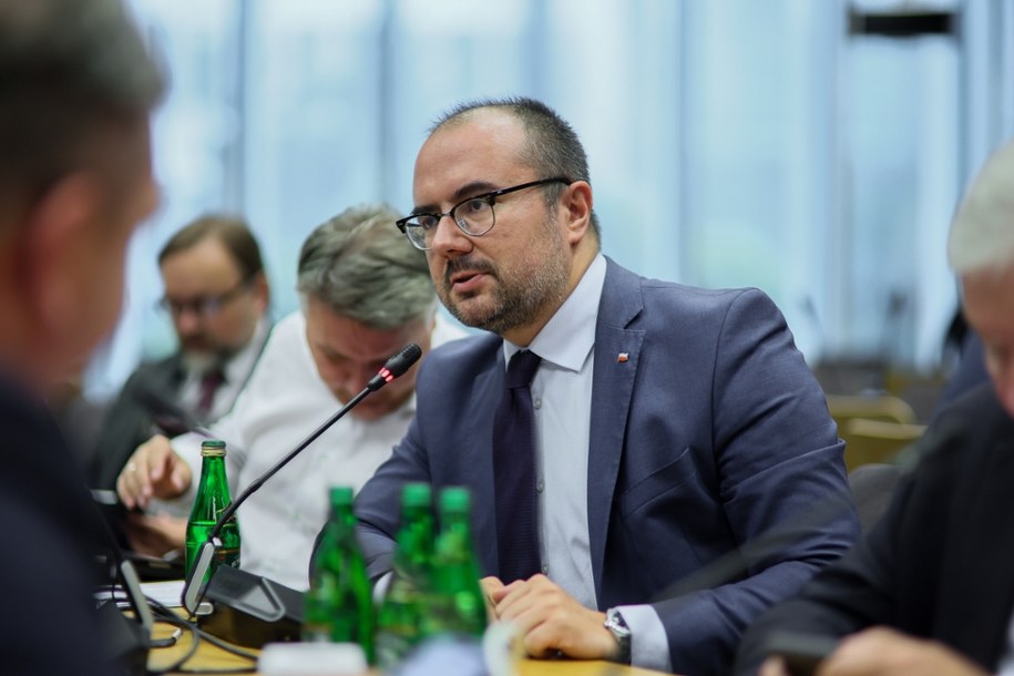 Komisja sprawiedliwości nie zajęła się projektem budżetu. Nieoczekiwanie przyjęto wniosek o zakończenie obrad /Leszek Szymański /PAP