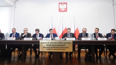 Komisja weryfikacyjna - dwa teatry