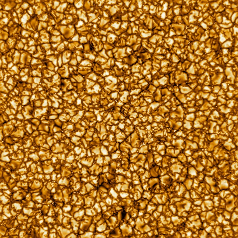 Komórki konwekcyjne nadają powierzchni słonecznej lub fotosferze teksturę „popcornu” /NSO/AURA/NSF /domena publiczna