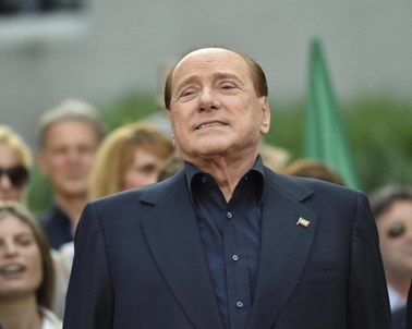 Komornik w centrali partii Berlusconiego. Zajął meble
