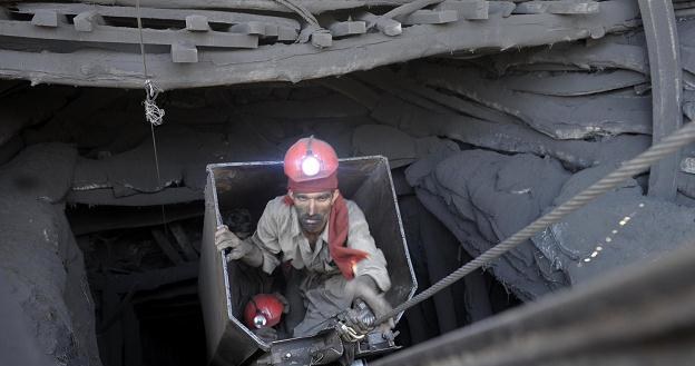 Kompania Węglowa może w tym roku przyjąć ok. 4,2 tys. górników /AFP