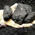 Kompania Węglowa zmniejszyła wydobycie - zwały węgla rosną wolniej