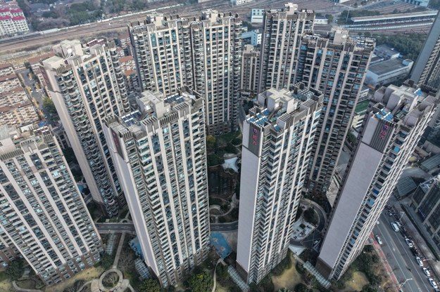 Kompleks mieszkaniowy wybudowany przez firmę Evergrande w Nankin, stolicy prowincji Jiangsu we wschodnich Chinach. Zdjęcie z 29 stycznia 2024 roku. /STR /East News