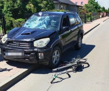 Kompletnie pijana potrąciła rowerzystkę z dzieckiem. Zniszczyła też kilka samochodów