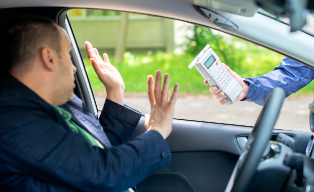 Kompletnie pijani rodzice i trzylatek w aucie. Ojciec był poszukiwany