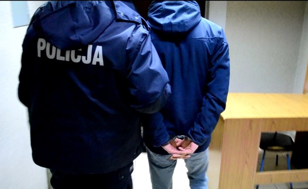 Kompletnie pijany mężczyzna opiekował się 5-latką