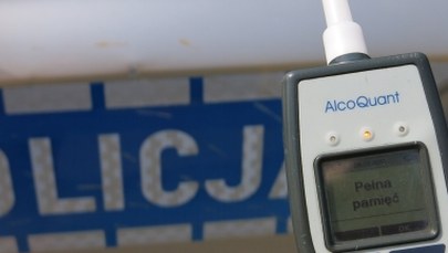 Kompletnie pijany policjant spowodował kolizję