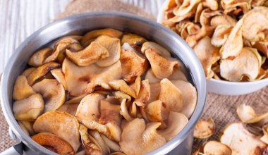 Kompot z suszonych owoców nie jest ani gorzki, ani mdły. Robię go według starej receptury mojej babci 