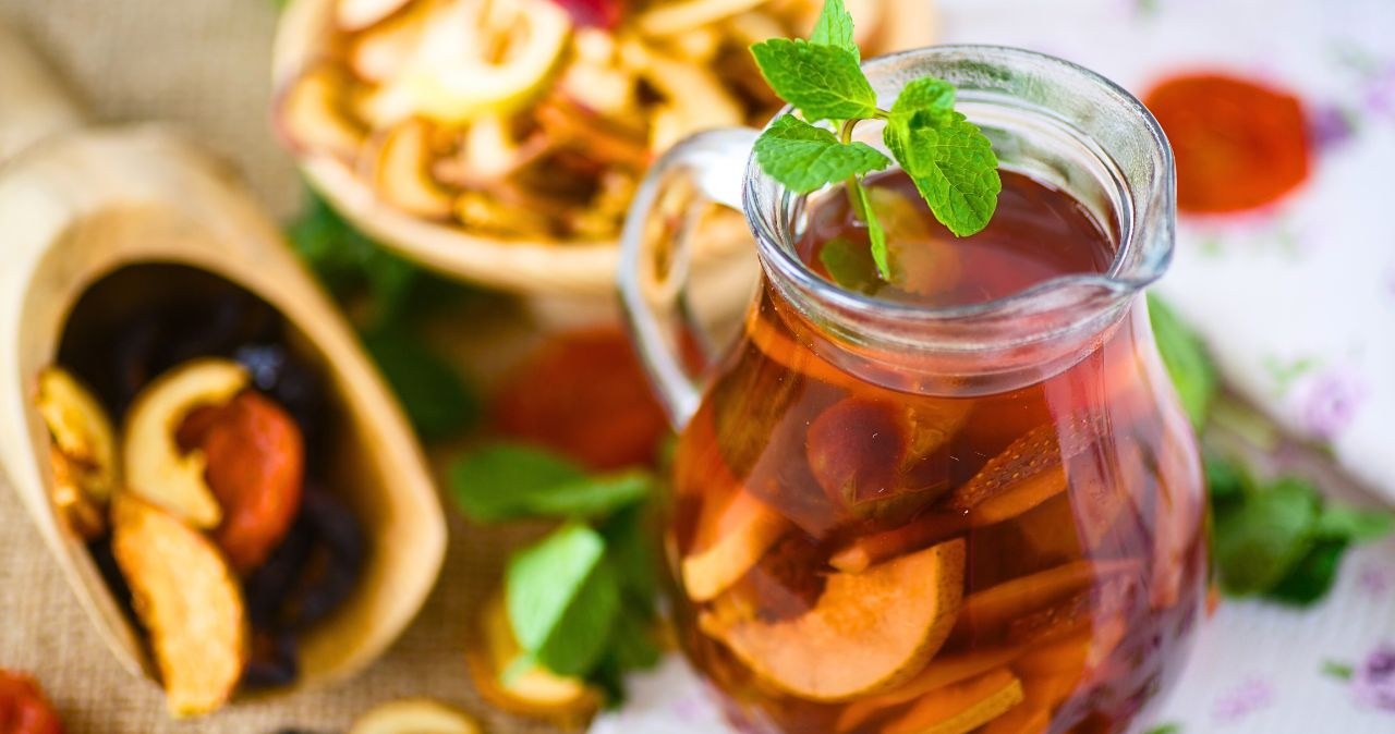 Kompot z suszu na święta - jakie owoce wybrać i gdzie kupić najtaniej? /CanvaPro /INTERIA.PL