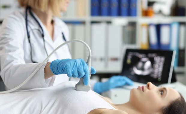 Komu najbardziej zagraża rak piersi?