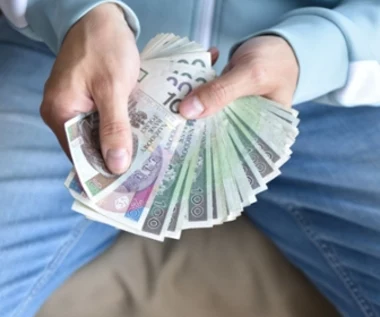 Komu przysługuje dodatek stażowy? Korzystają z niego pracownicy budżetówki