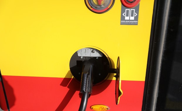 Komunikacyjna rewolucja we Francji: Elektryczne autobusy na długich trasach 