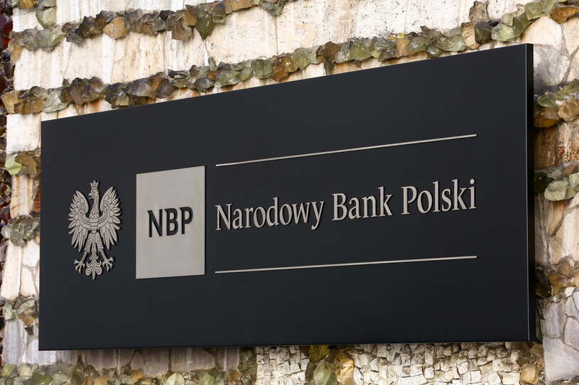 Komunikat Biura prasowego NBP ws. zaangażowania NBP w operację przewalutowania mieszkaniowych kredytów walutowych /KAROL SEREWIS /Getty Images