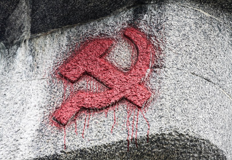 Komunizm - zbrodniczy system odpowiedzialny za śmierć dziesiątek milionów osób /Artur Szczepański /Reporter