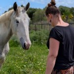 psychoterapia "Koń nie jest terapeutą, jest towarzyszem". Psychoterapeutka Anna Rymar pokazuje inne oblicze pracy z końmi