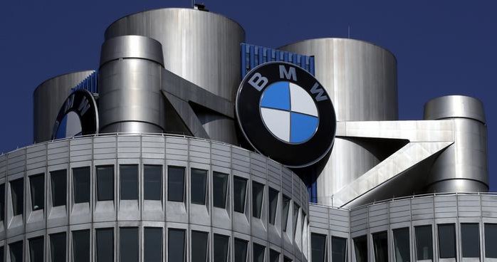 Koncern BMW już wcześniej zapowiadał restrukturyzację, której ofiarą padną też miejsca pracy /picture-alliance/AP Photo/M. Schrader /Deutsche Welle