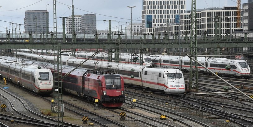 Koncern Deutsche Bahn nie jest jednak w sensie prawnym następcą Reichsbahn /CHRISTOF STACHE /East News