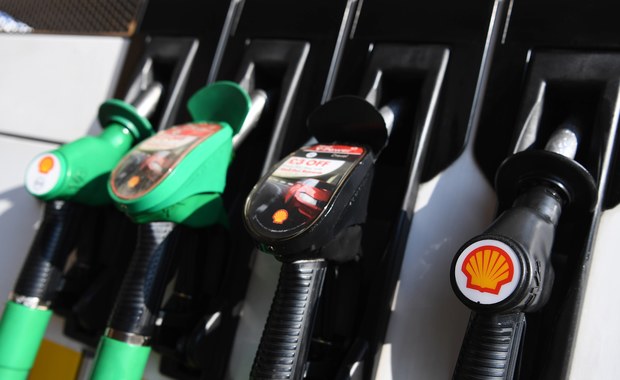 Koncern Shell rezygnuje z rosyjskiej ropy i gazu. W Rosji zakaz sprzedaży dewiz 