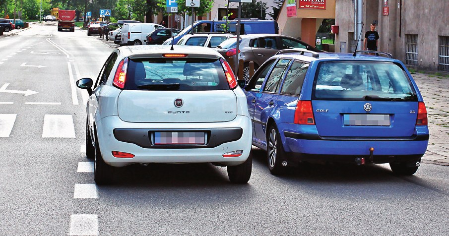 kończący się pas ruchu /Motor