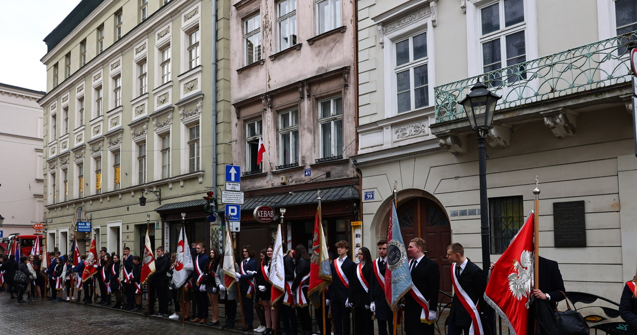 Kondukt żałobny przeszedł ulicami Krakowa /AKPA