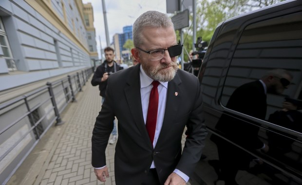 Konfederacja Korony Polskiej coraz mocniejsza. Najnowszy sondaż 