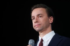 Konfederacja w koalicji z PiS lub PO? Jasna deklaracja Bosaka